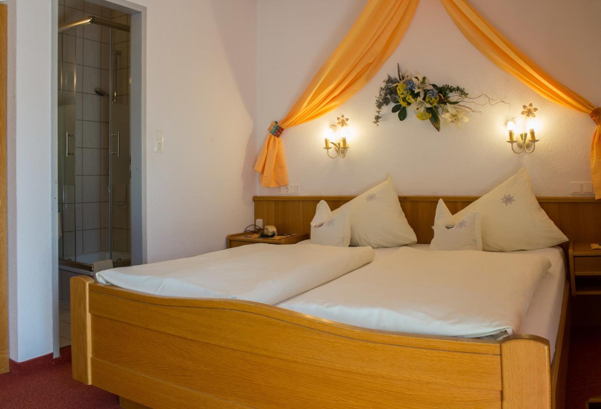 Das Edelweiss Seefeld in Tirol Chambre photo