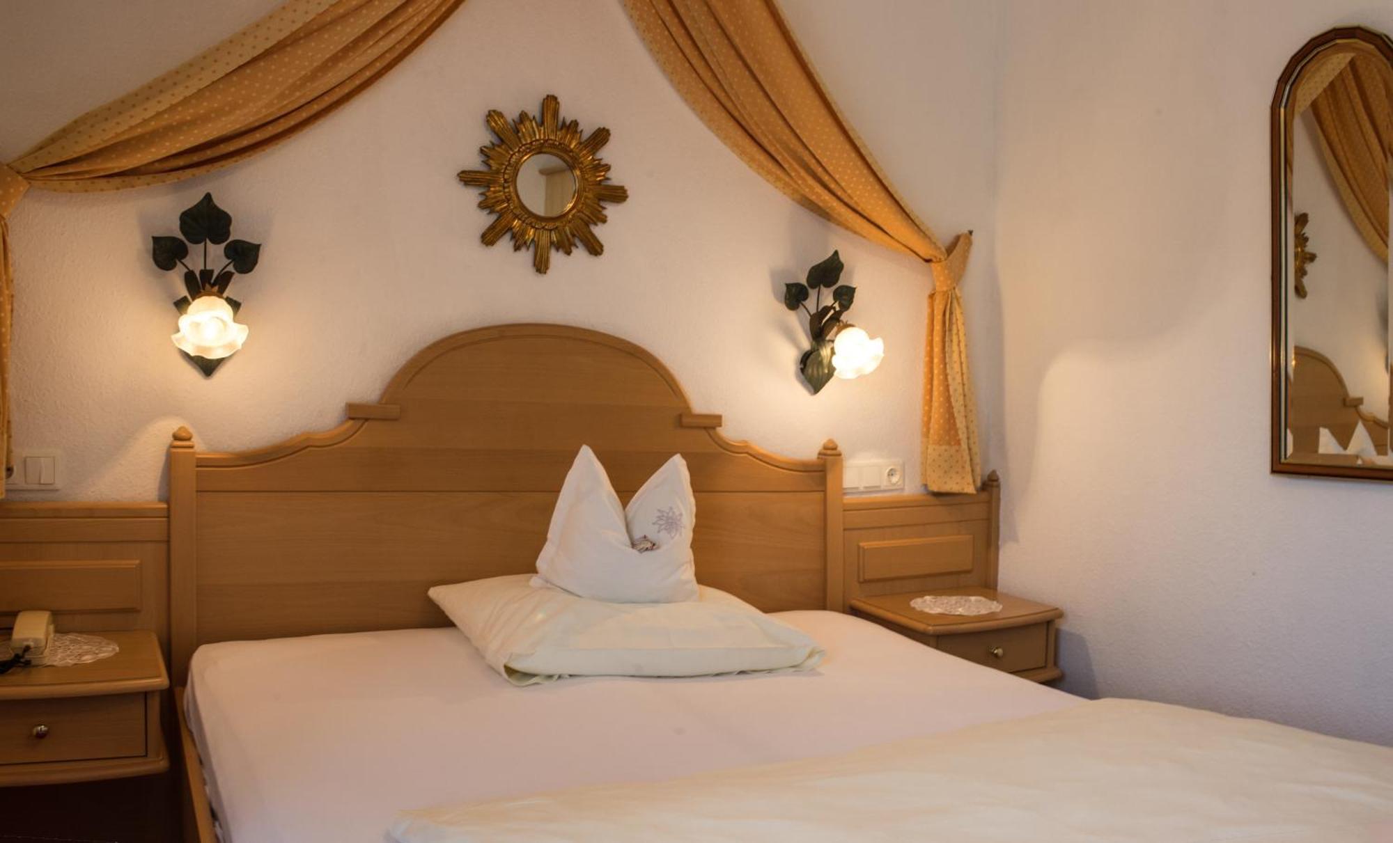 Das Edelweiss Seefeld in Tirol Chambre photo