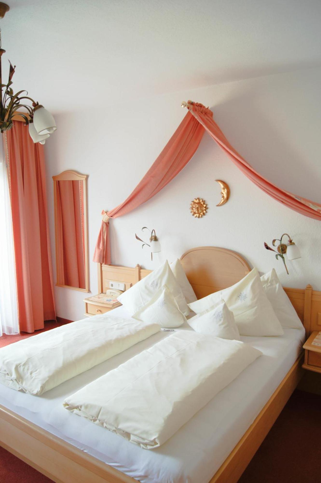 Das Edelweiss Seefeld in Tirol Chambre photo